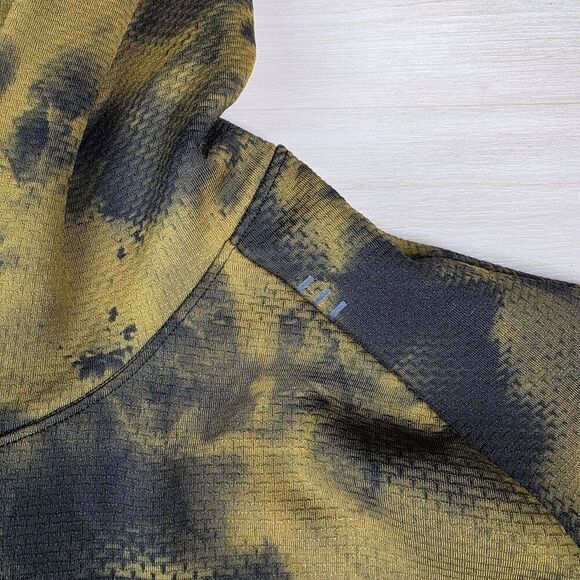 Lululemon Hoodie Gold Textured Tech Pullover Sweatshirt Training Size Large - Picture 7 of 10